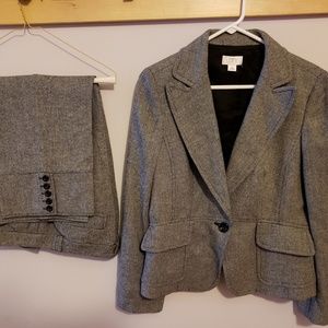 LOFT Suit with jacket with capri slacks